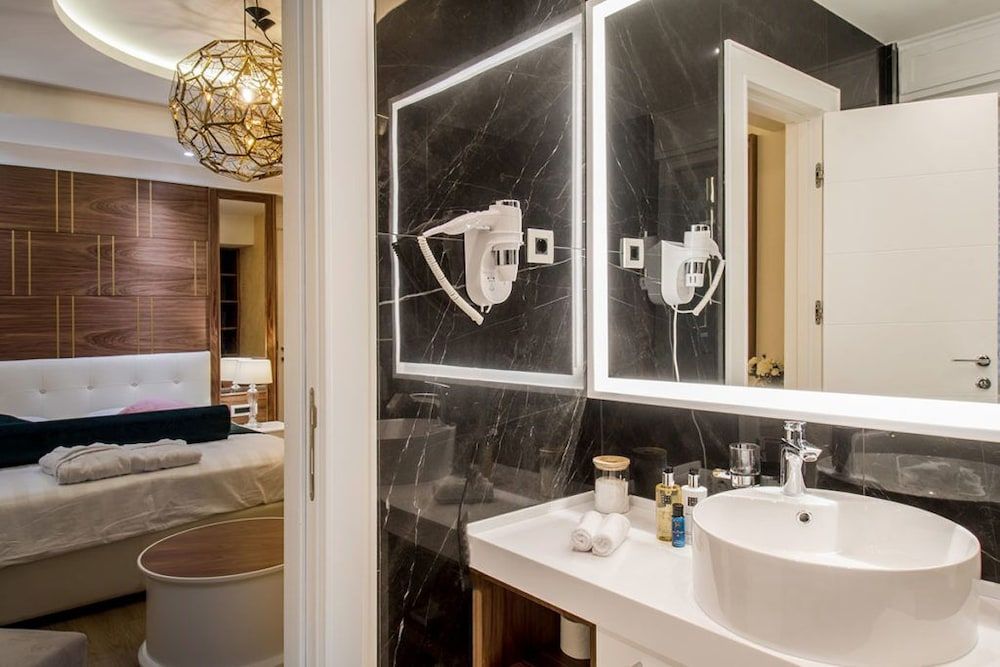 Miraval Luxury Rooms Casa Cubana Room 8