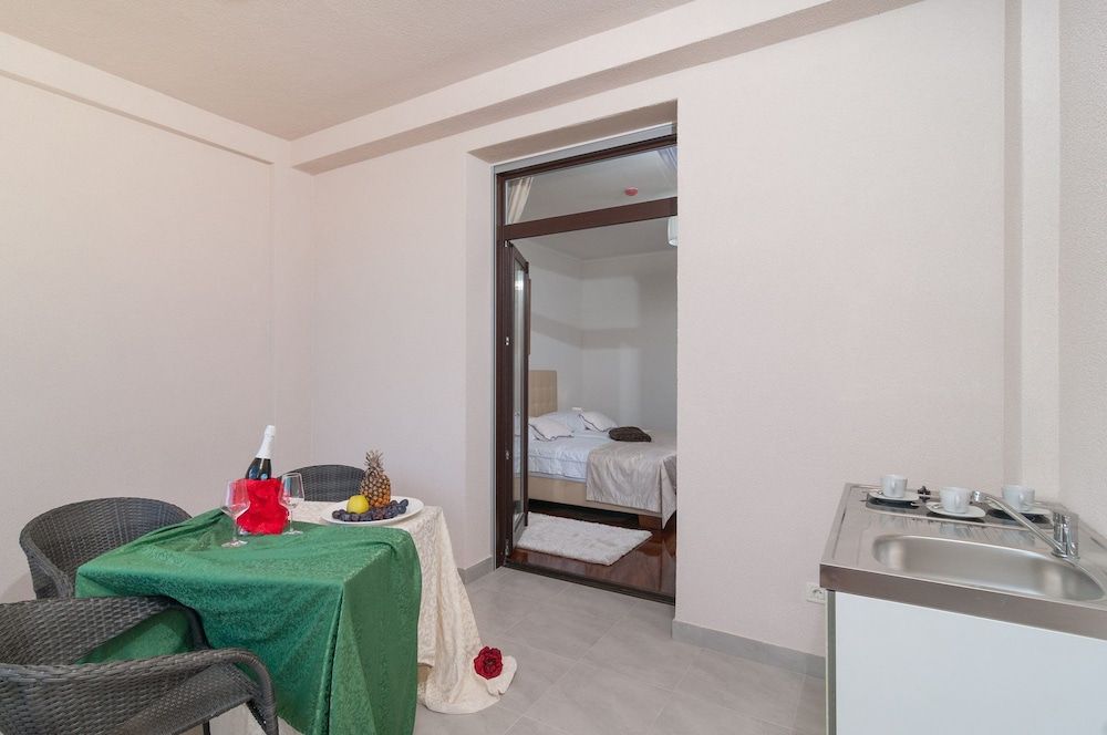 Luxury Rooms near Beach 3
