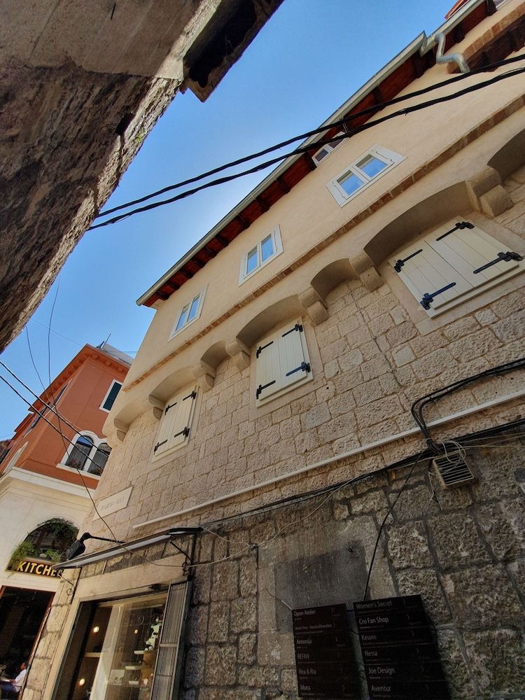 undefined The Suites at Central Split 5