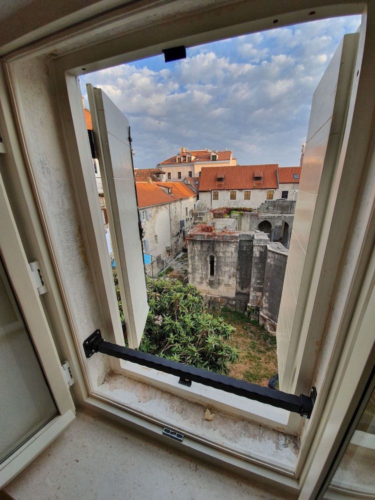 undefined The Suites at Central Split 10