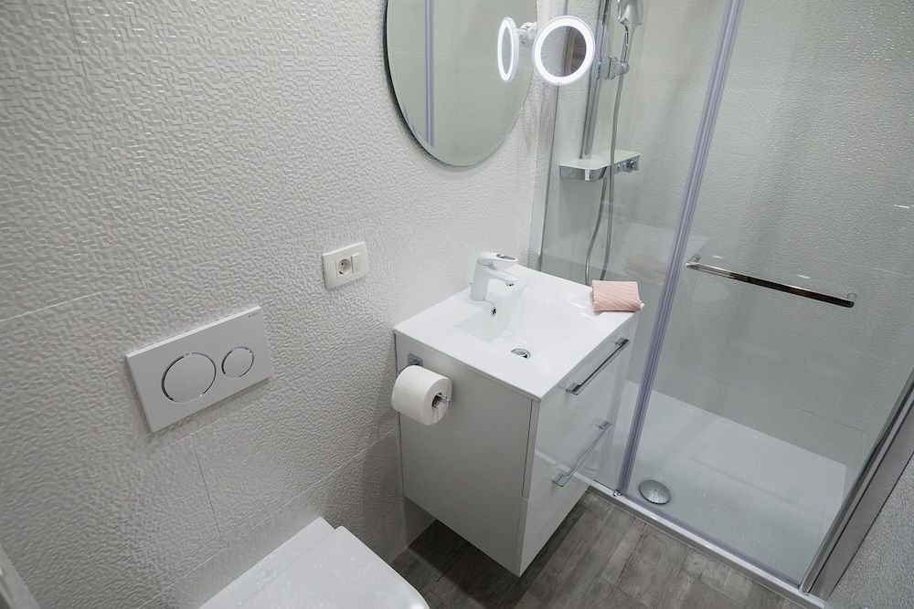 Rose Gold Rooms & Studio With Balcony Studio, Balcony 13