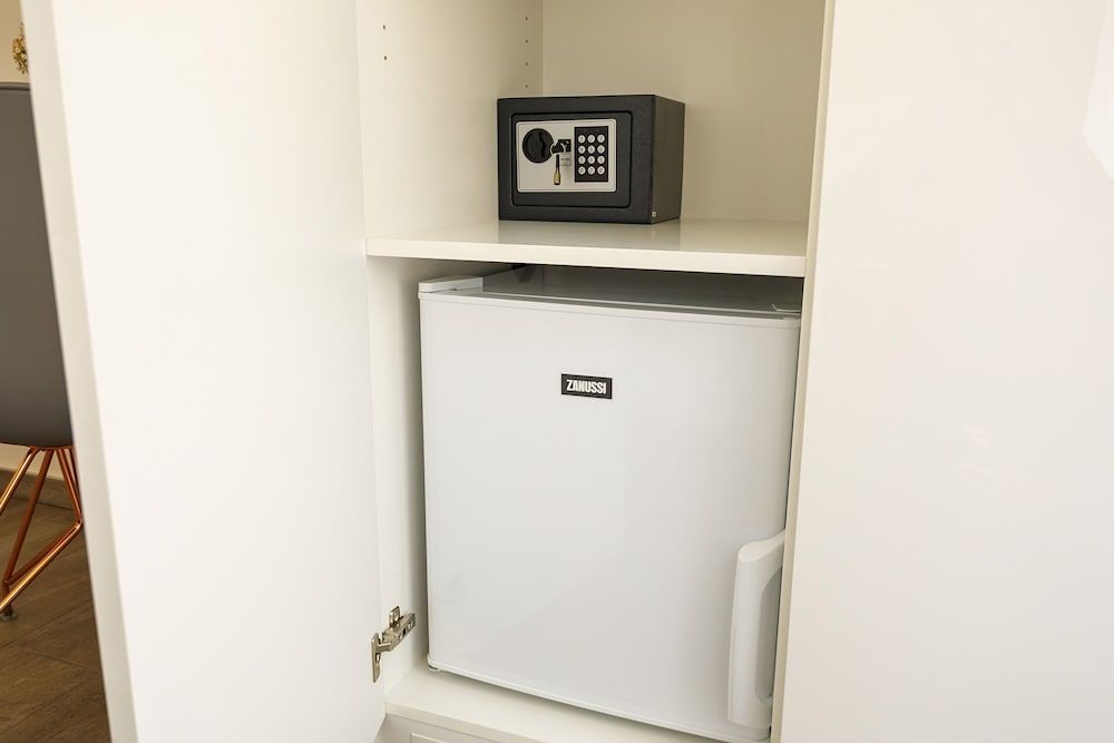 Rose Gold Rooms & Studio With Balcony Deluxe Double Room, Balcony (2) 15