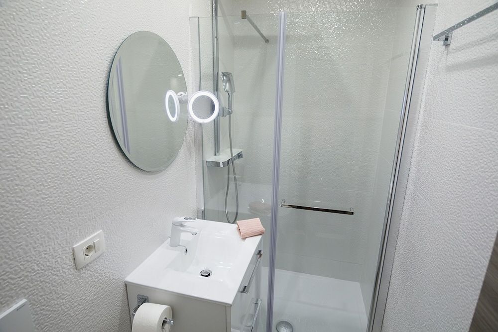 Rose Gold Rooms & Studio With Balcony Studio, Balcony 12