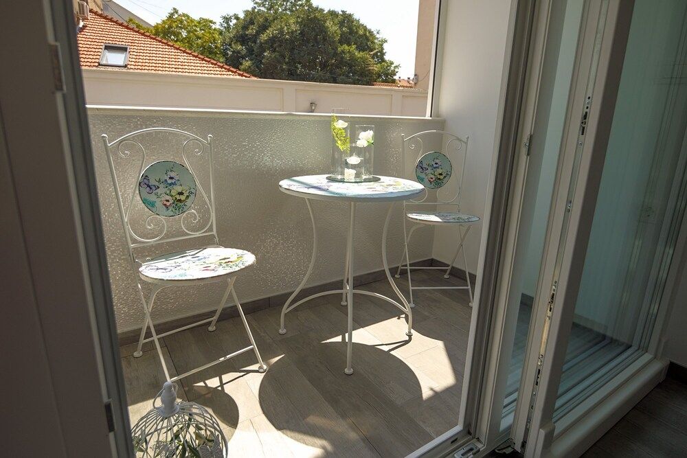 Rose Gold Rooms & Studio With Balcony Studio, Balcony 11