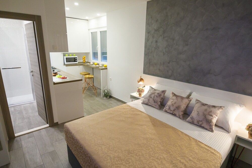 Rose Gold Rooms & Studio With Balcony Studio, Balcony 8