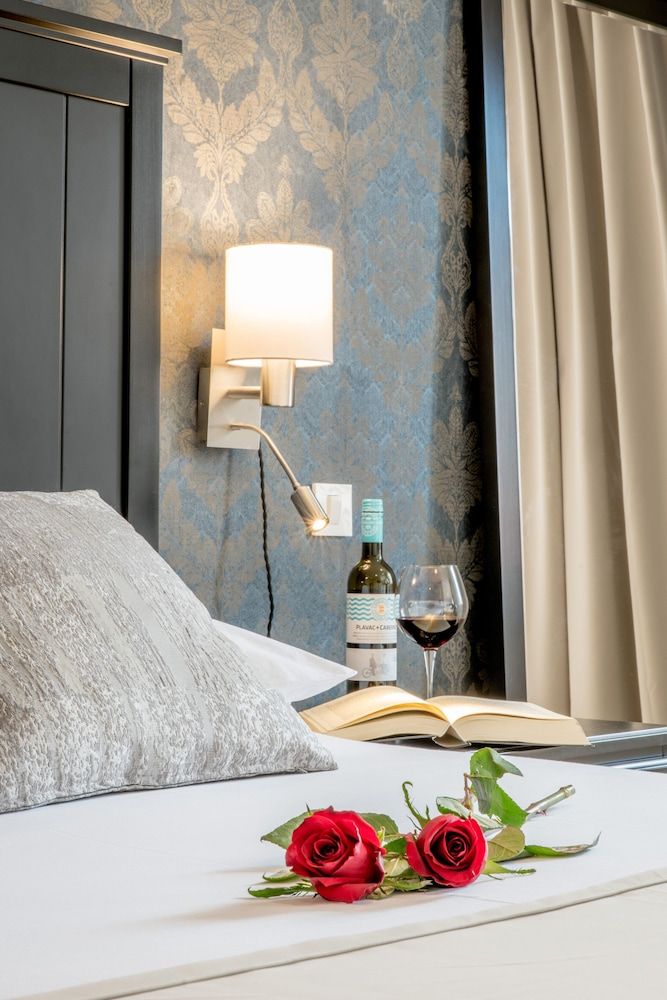 Wind Rose Split Studio 5