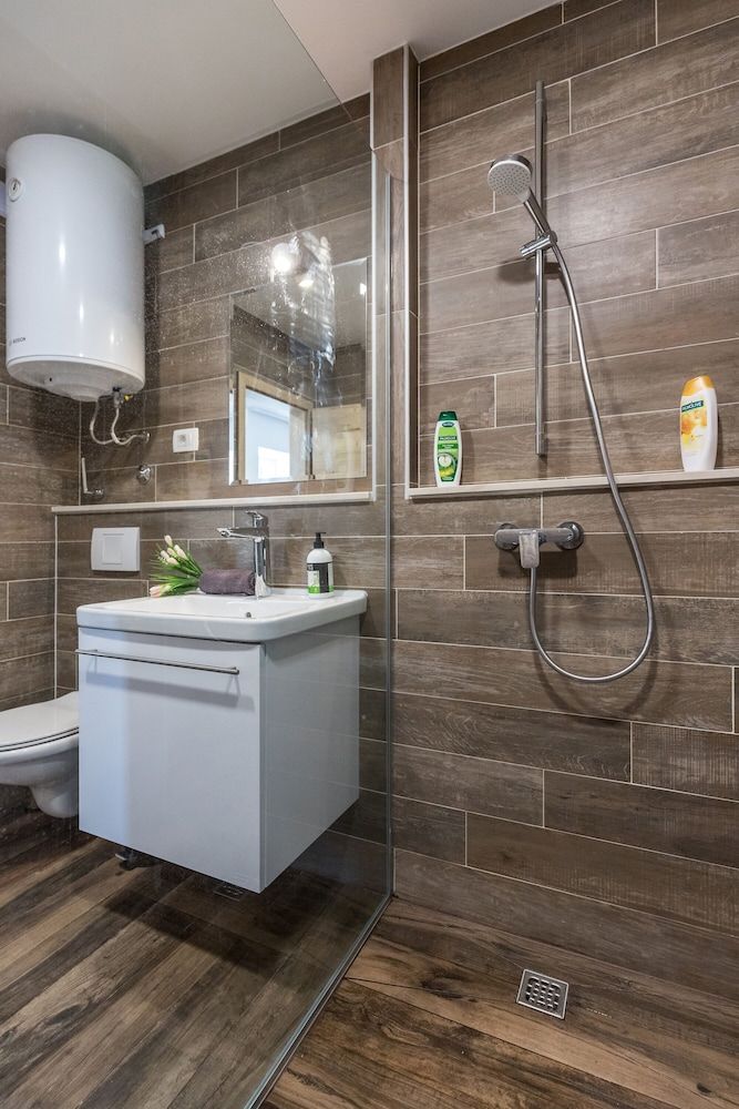 undefined Apinelo Port Rooms 8