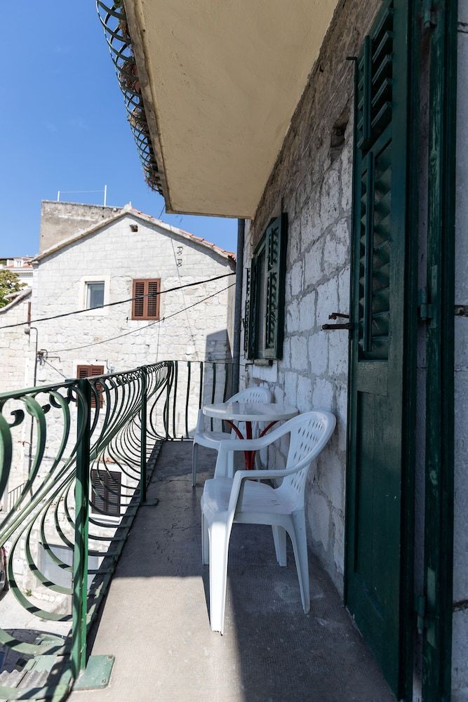 undefined Apinelo Port Rooms 5