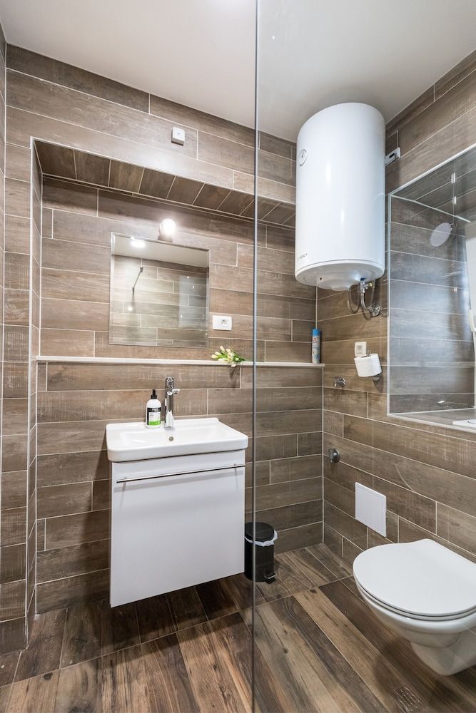 Apinelo Port Rooms Deluxe Double or Twin Room 4