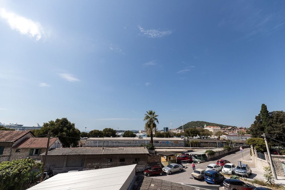 undefined Apinelo Port Rooms 6