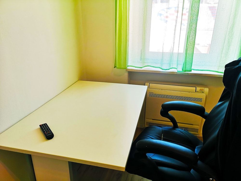 undefined Chillax Rooms 8