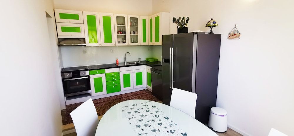 undefined Chillax Rooms 6