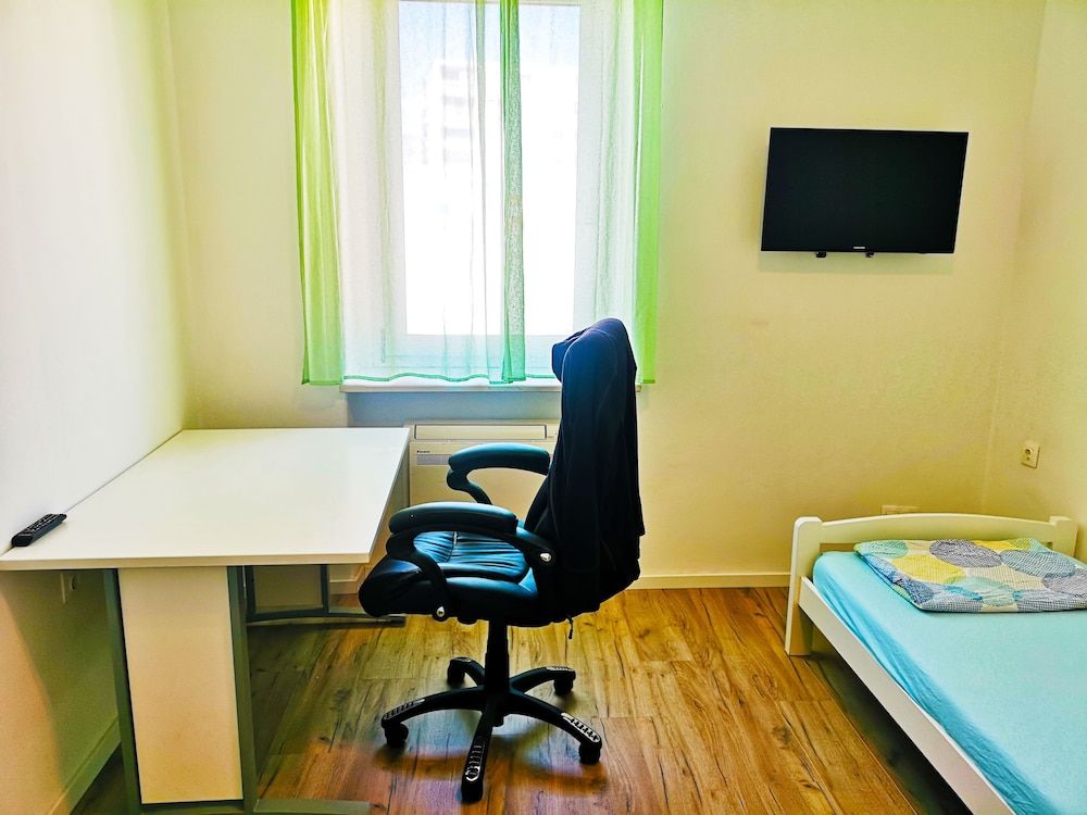 undefined Chillax Rooms 4
