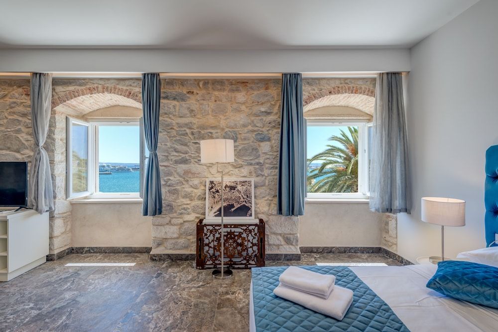 Palms Promenade Luxury Rooms Deluxe Quadruple Room, Sea View 12