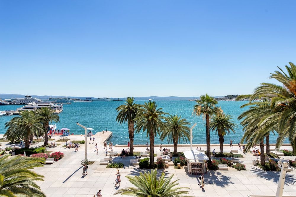 undefined Palms Promenade Luxury Rooms 9