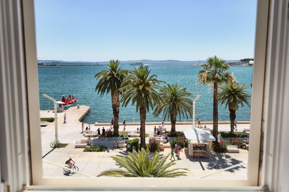 undefined Palms Promenade Luxury Rooms 8