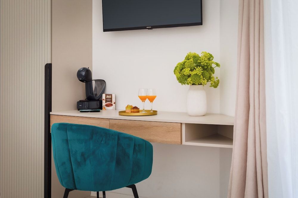 48 Rooms Split Comfort Double or Twin Room 16