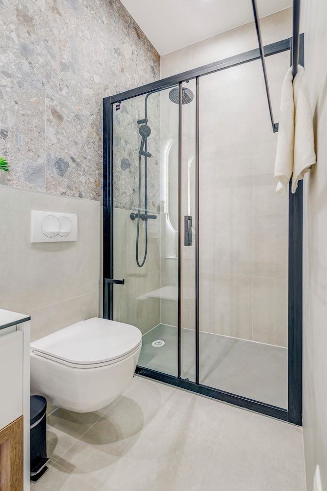 48 Rooms Split Comfort Double or Twin Room 11