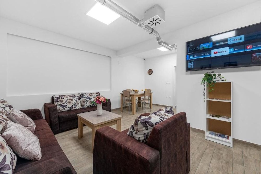undefined Hostel Elli 8