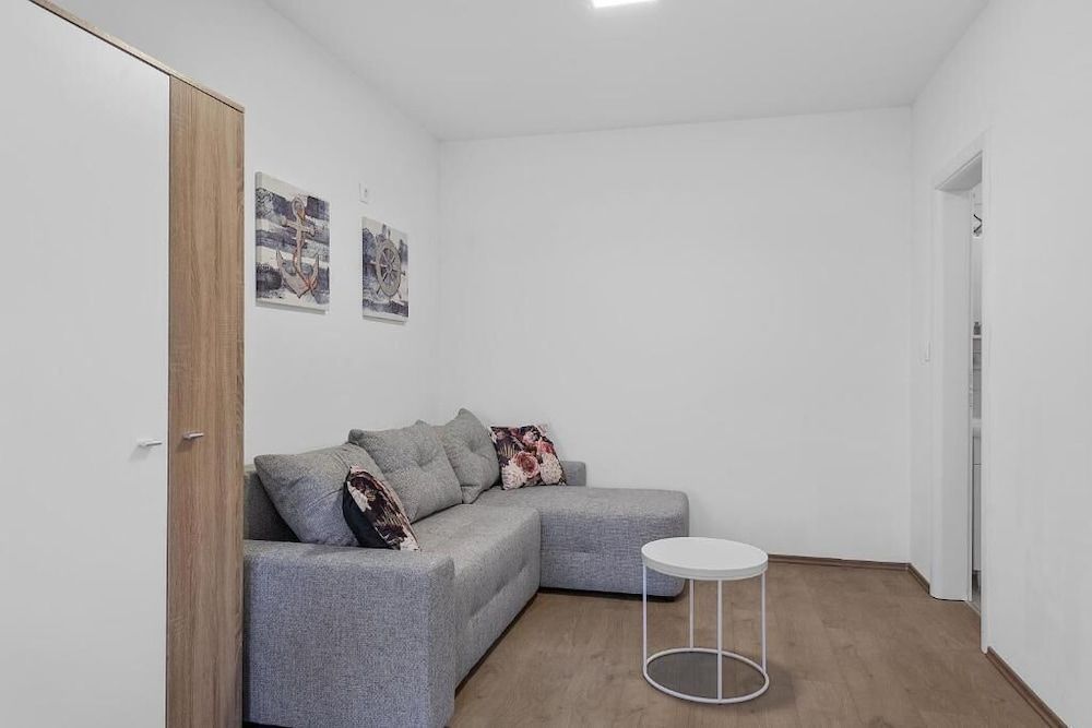 undefined Hostel Elli 9