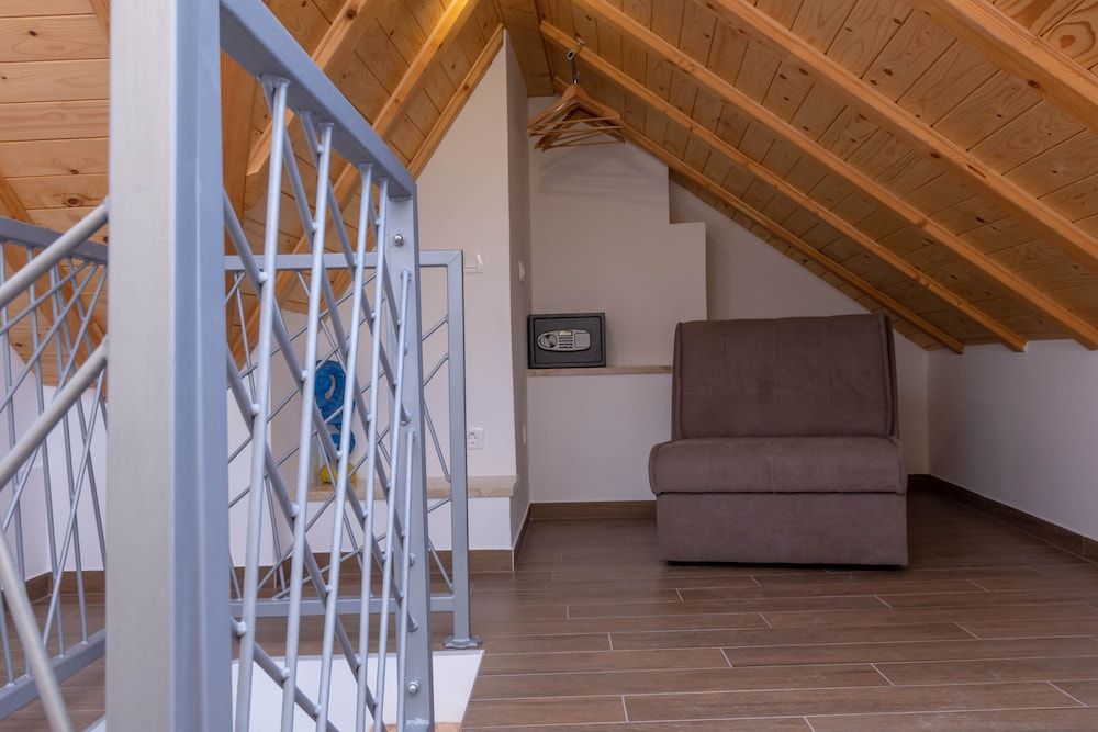 Luxury Rooms Rustic Chic Deluxe Studio Suite 9