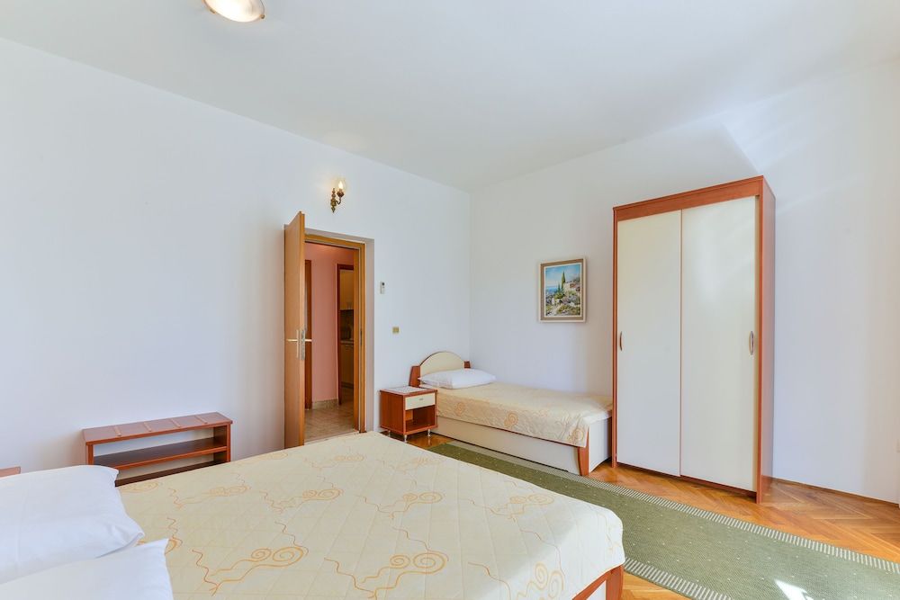 Apartment (A2)