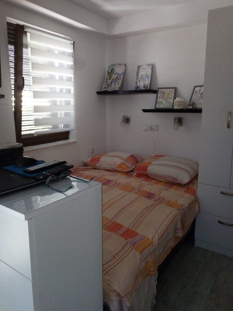 Studio (Studio Apartment with Terrace and Sea)