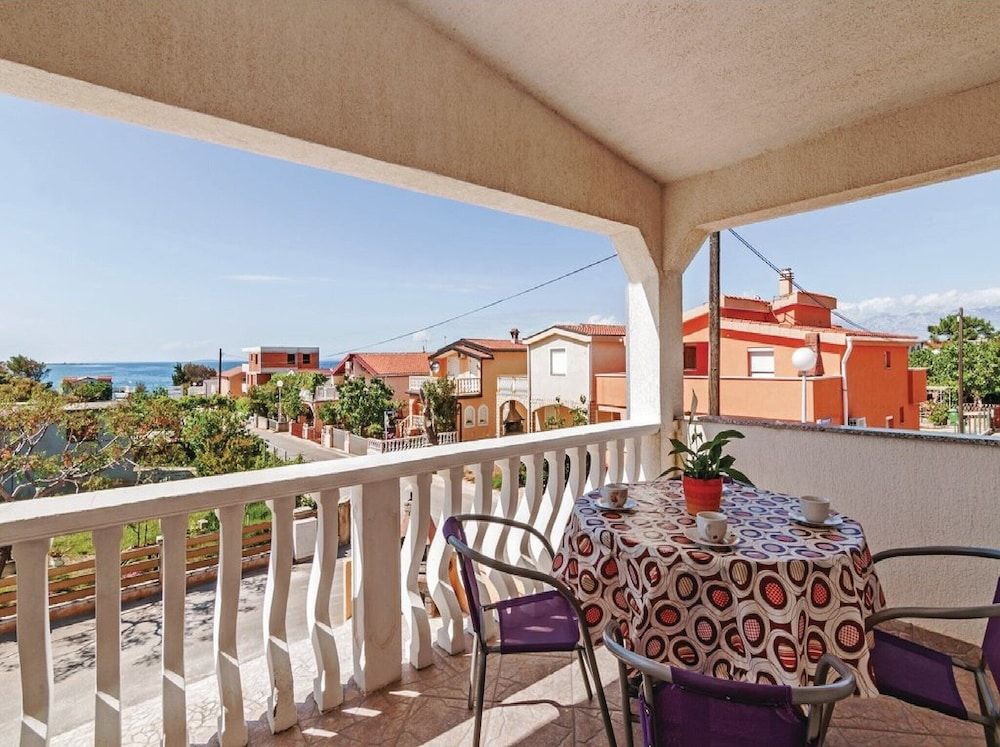 Apartment (One Bedroom Apartment with Balcony)