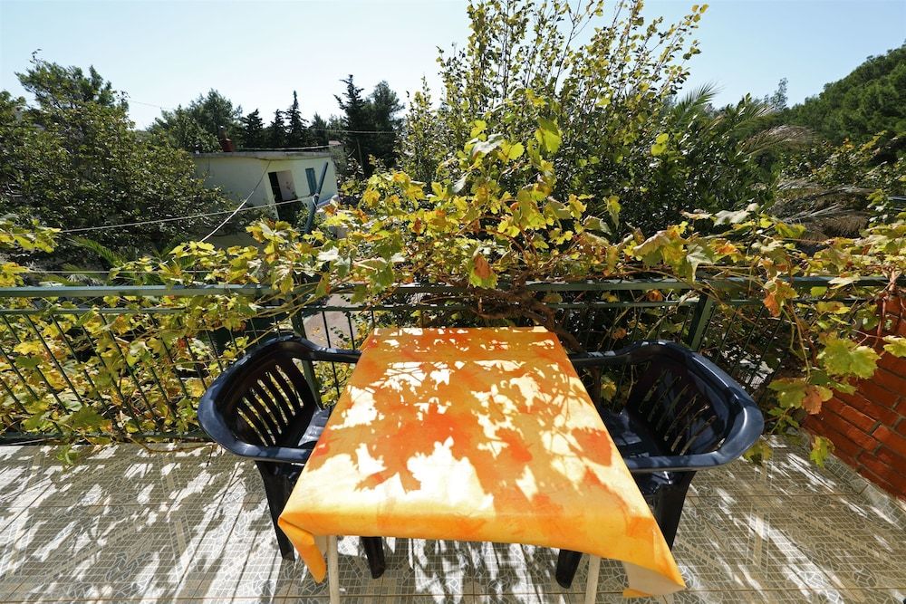 Apartments and Rooms Dragica Room (S3) 5