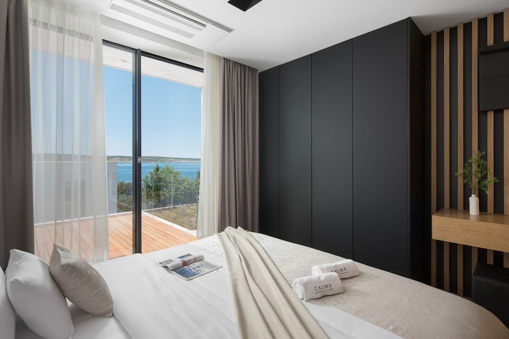 Luxury Villa, 4 Bedrooms, Private Pool, Garden View