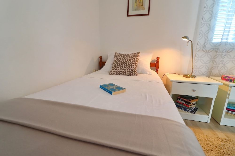 Villa (Five Bedroom Villa with Pool and Sea )