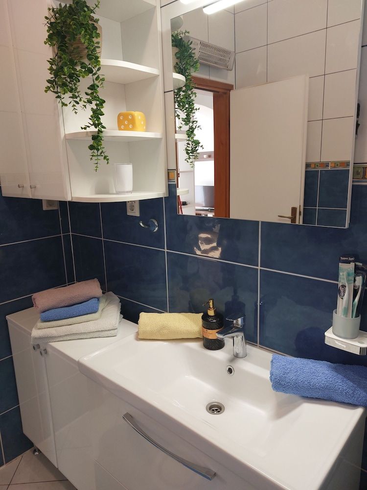 Apartments Zvonimir Apartment (A1) 10