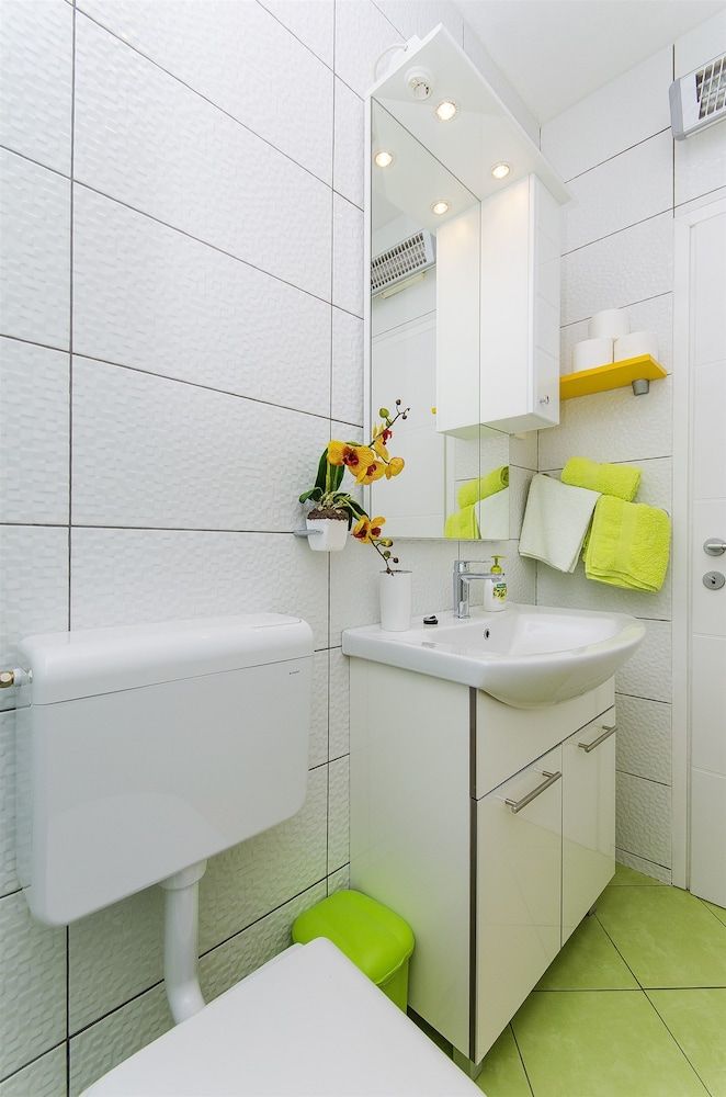 Apartments Zvonimir Apartment (A2) 7