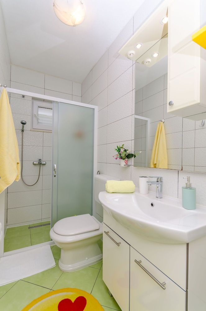 Apartments Zvonimir Apartment (A2) 8