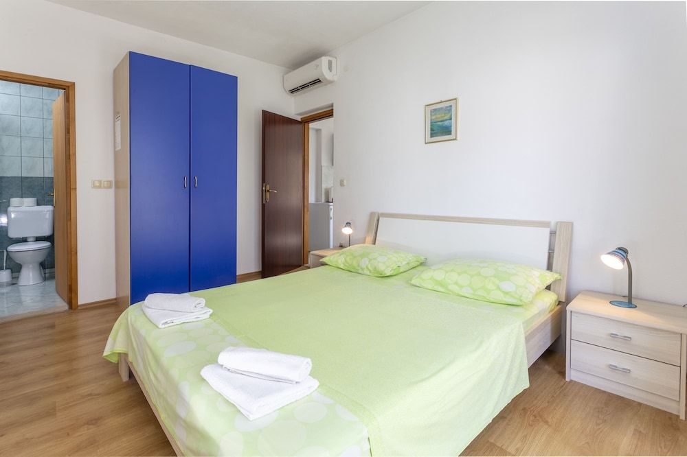 Apartments Milka Apartment (A4) 2