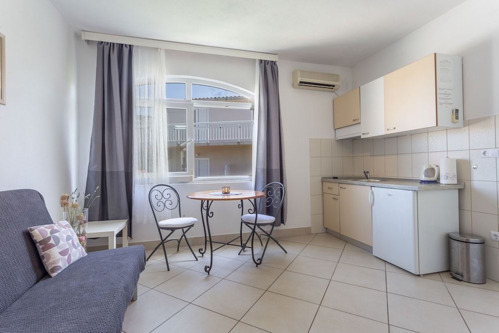 Apartments Milka Studio (S2) 6