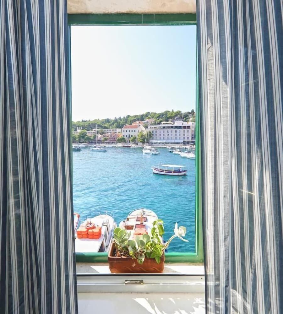 Apartment Hvar - Center Town Apartment, 3 Bedrooms, Sea View 16