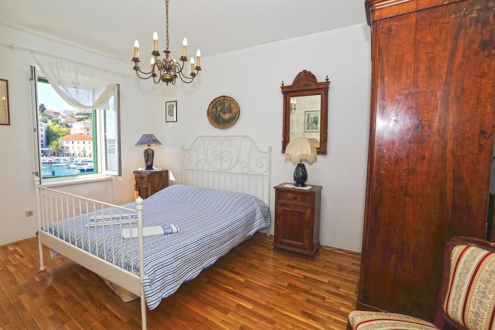 undefined Apartment Hvar - Center Town 3