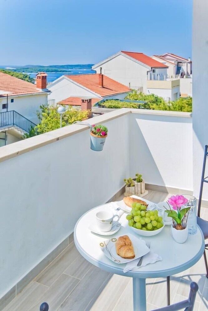 undefined Apartments Nina Hvar town 10