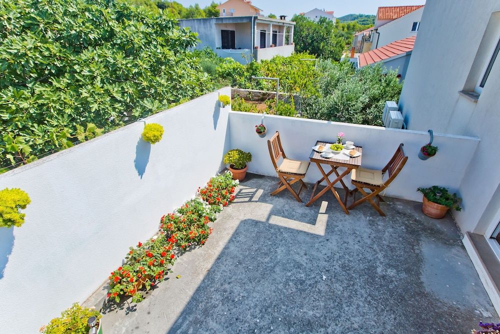 Apartments Nina Hvar town Standard Apartment 8