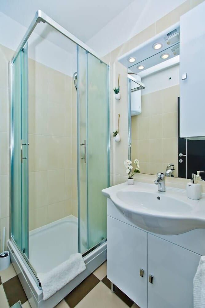 Apartments Nina Hvar town Comfort Apartment, Terrace, Sea View 12