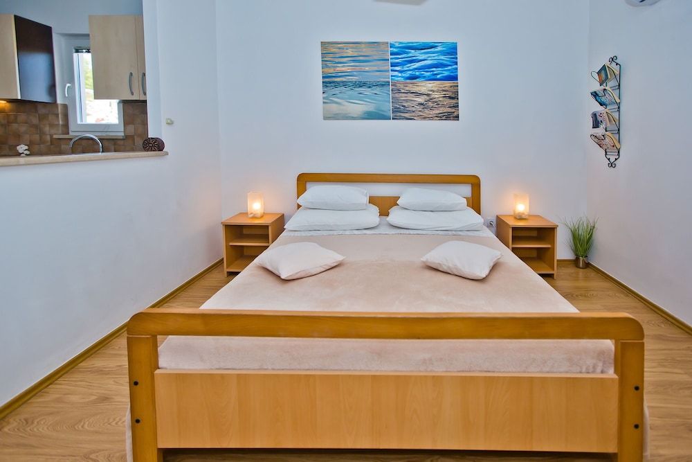 Apartments Nina Hvar town Standard Apartment