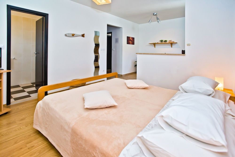 Apartments Nina Hvar town Standard Apartment 6