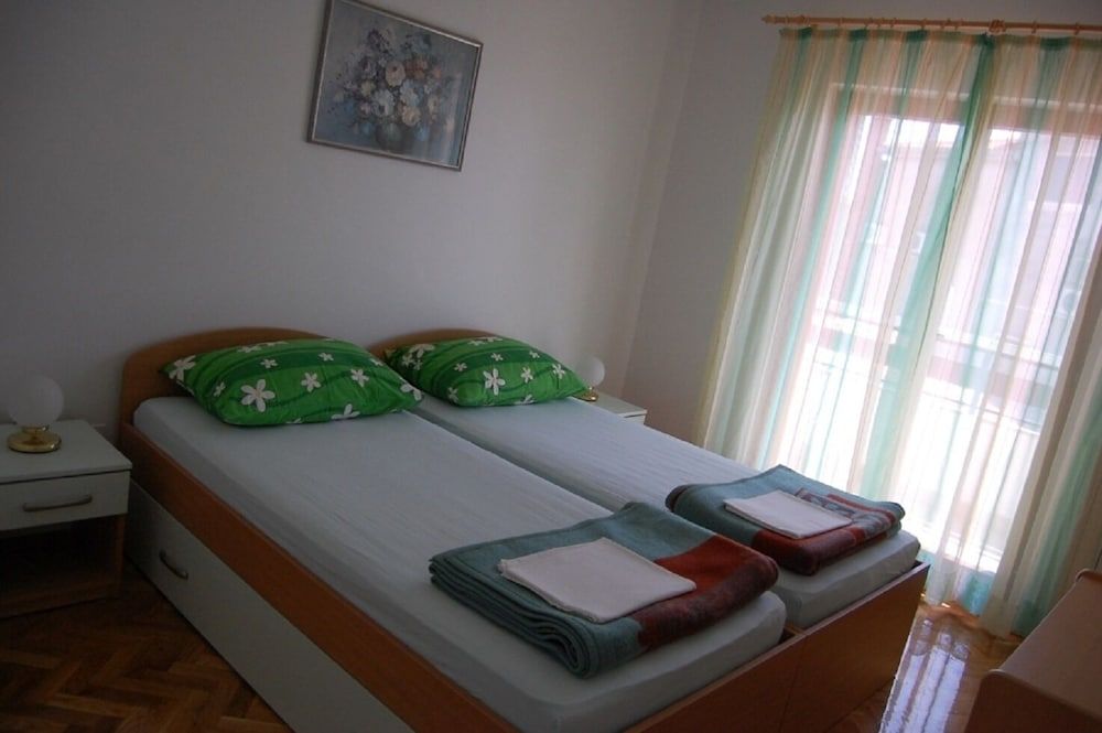 undefined Marti - Free Parking and Grill - A1 - More 6