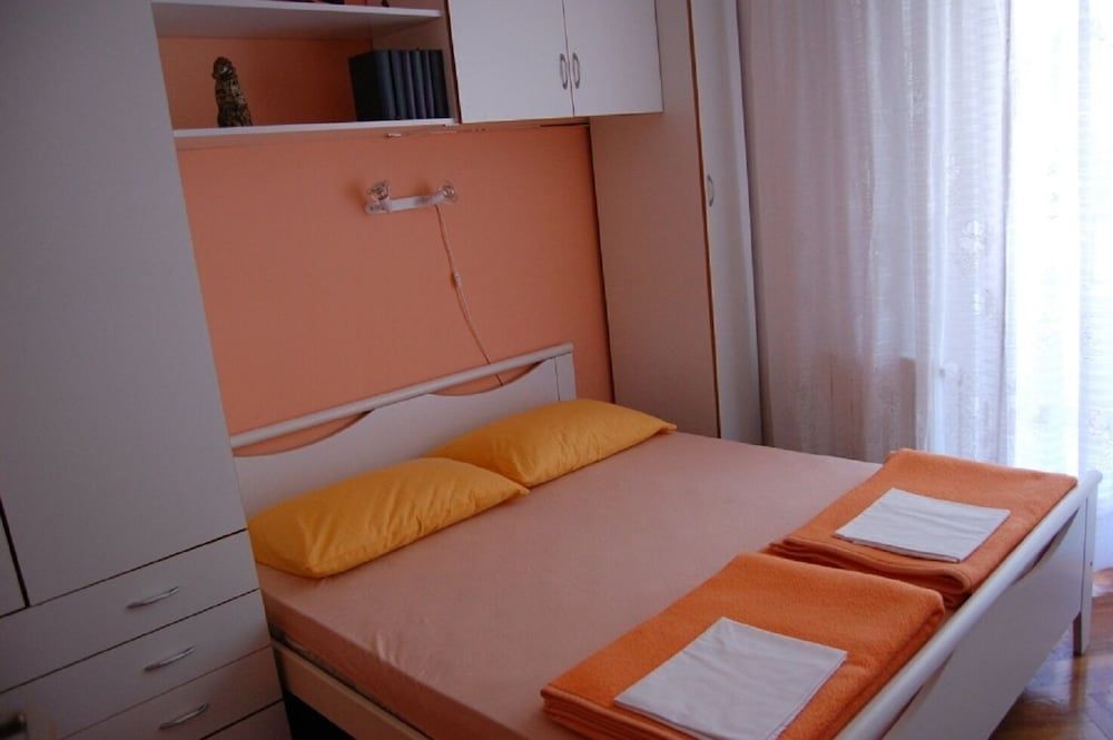 undefined Marti - Free Parking and Grill - A1 - More 4