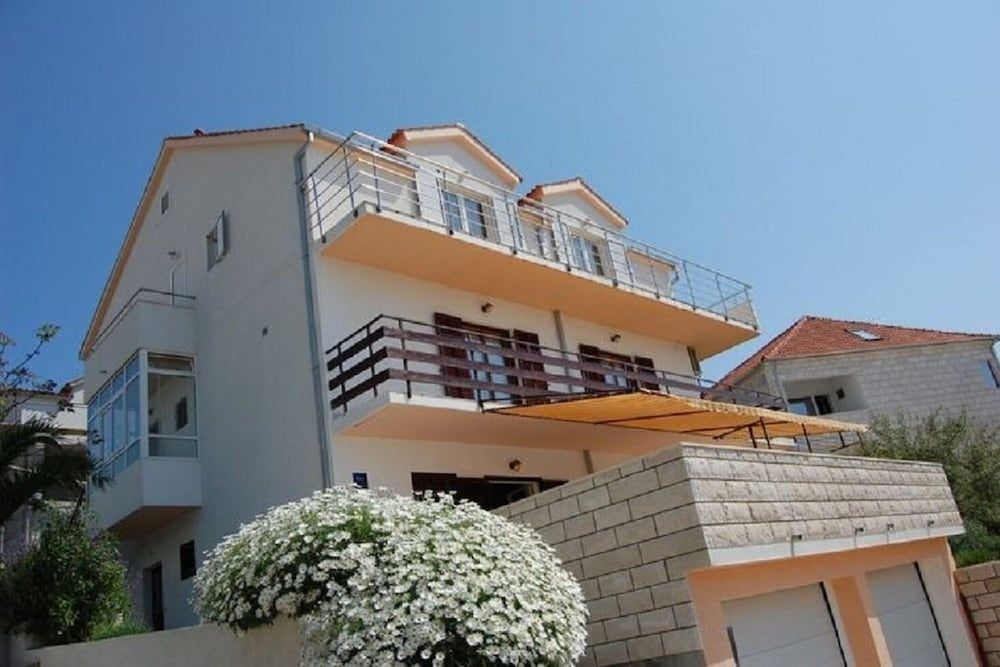 undefined Marti - Free Parking and Grill - A3 - Sunce