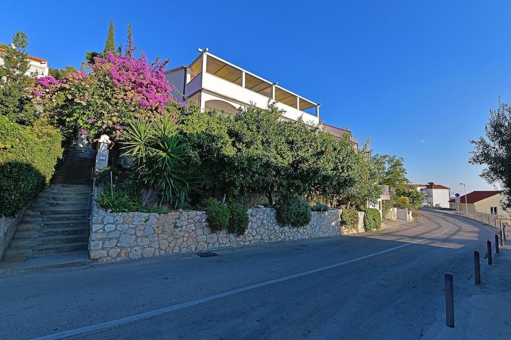 undefined Apartments Biba 2