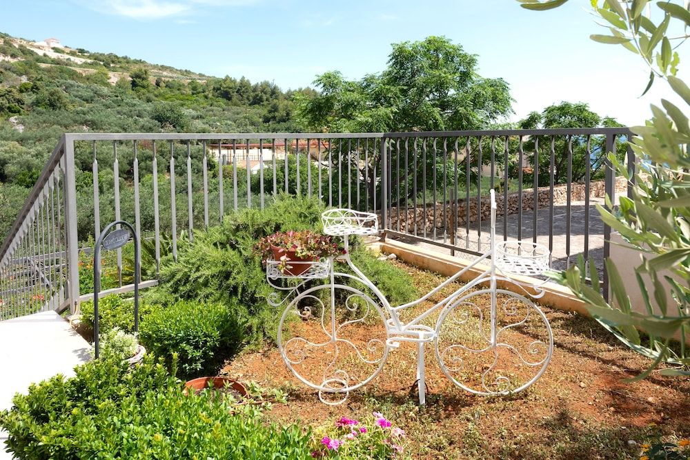 undefined Apartments Maslina 3