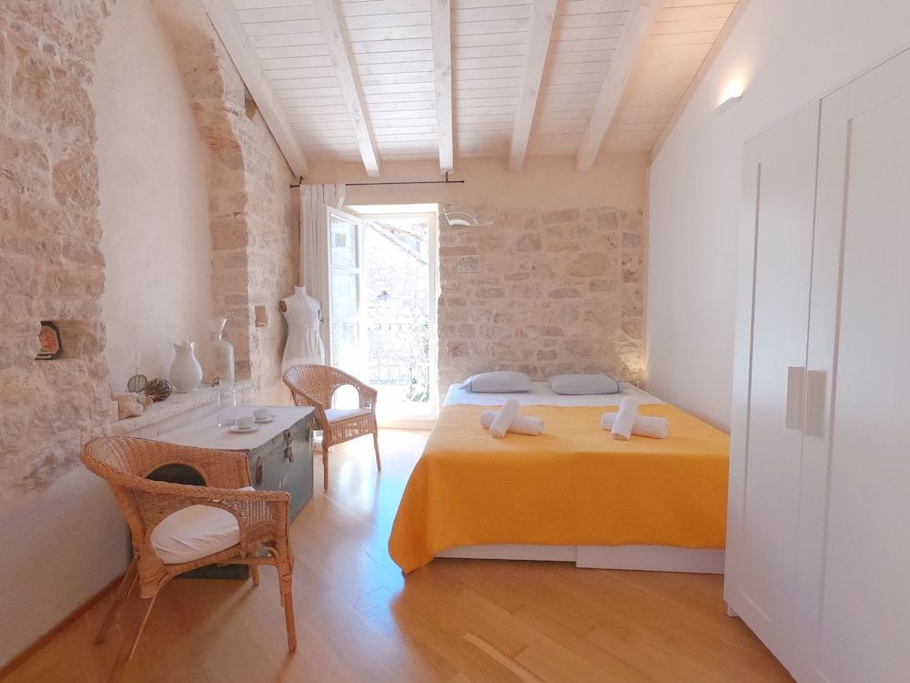 undefined Historic Piazza House & Romantic Garden 9