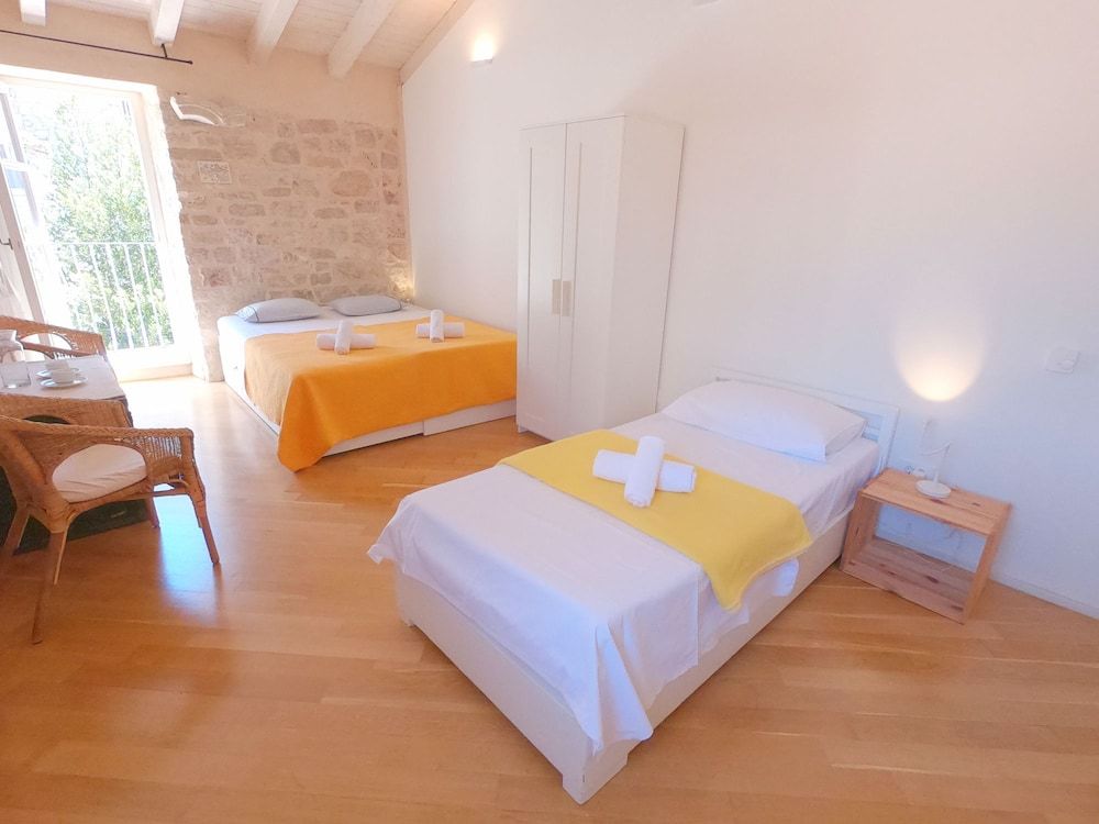 undefined Historic Piazza House & Romantic Garden 5